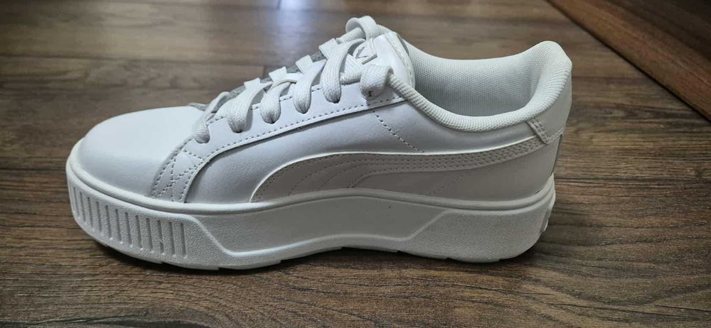 Спортни бели обувки Puma Karmen