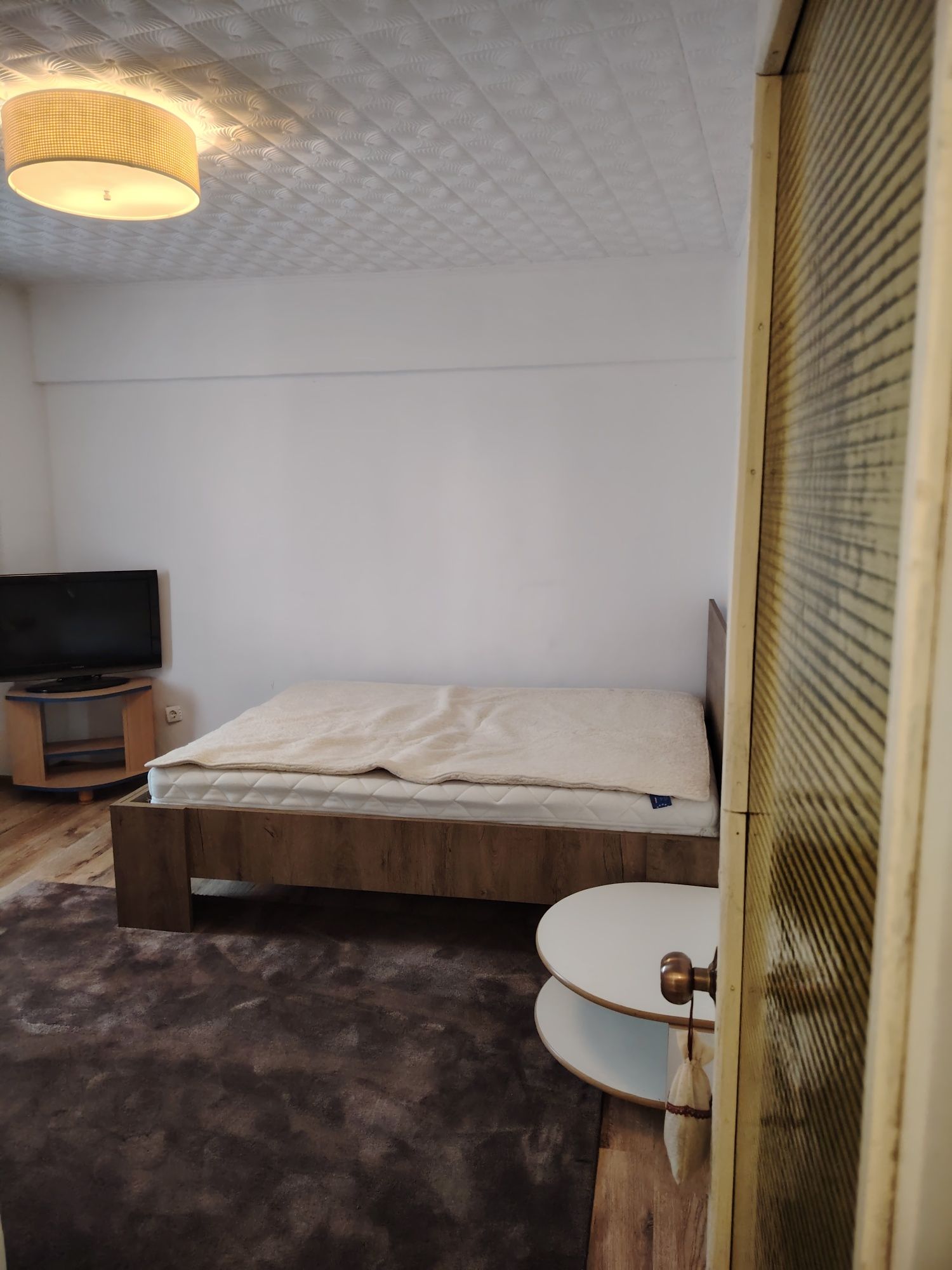 Închirierez apartament cu o camera
