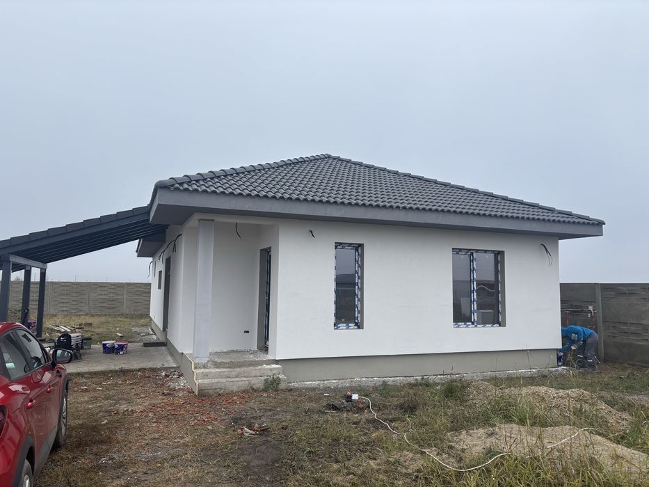 Casă 3 dormitoare 105 mp