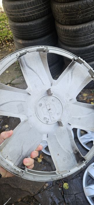 Тасове 15 цола Дачия като нови оригинални