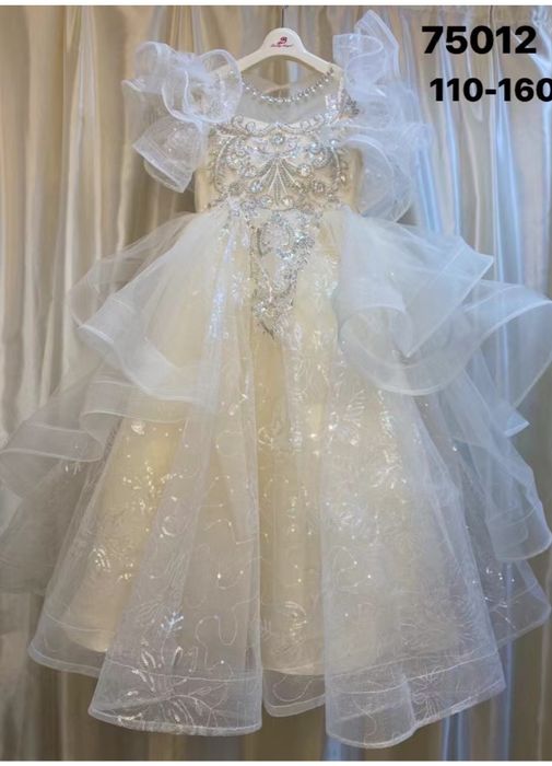 Продам платье для девочки