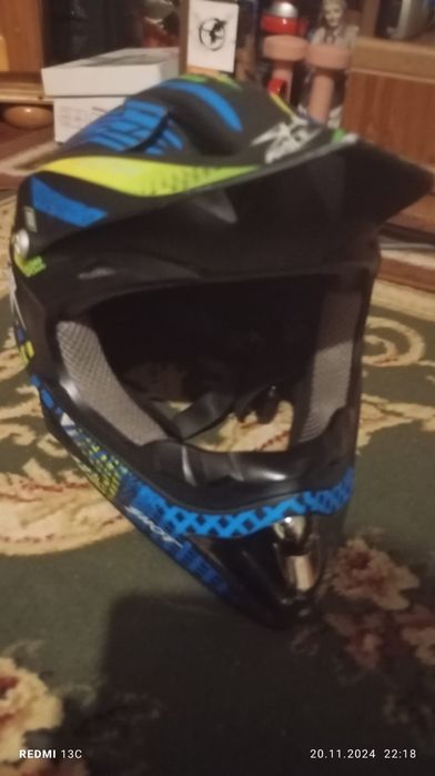 Vând casca bicicleta și cross + ochelari