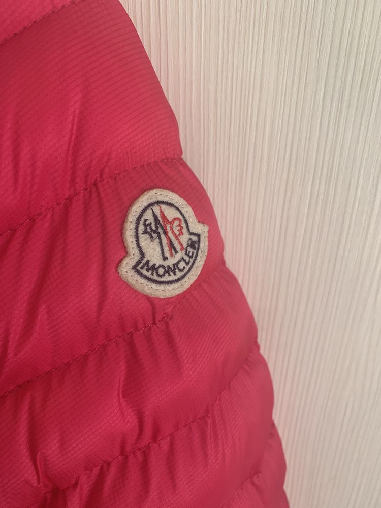 Moncler яке размер S