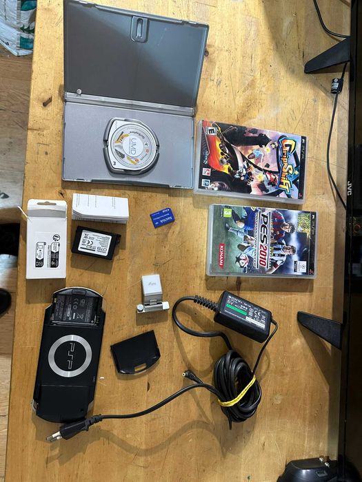 Consola portabila Sony PSP 1004 cu jocuri