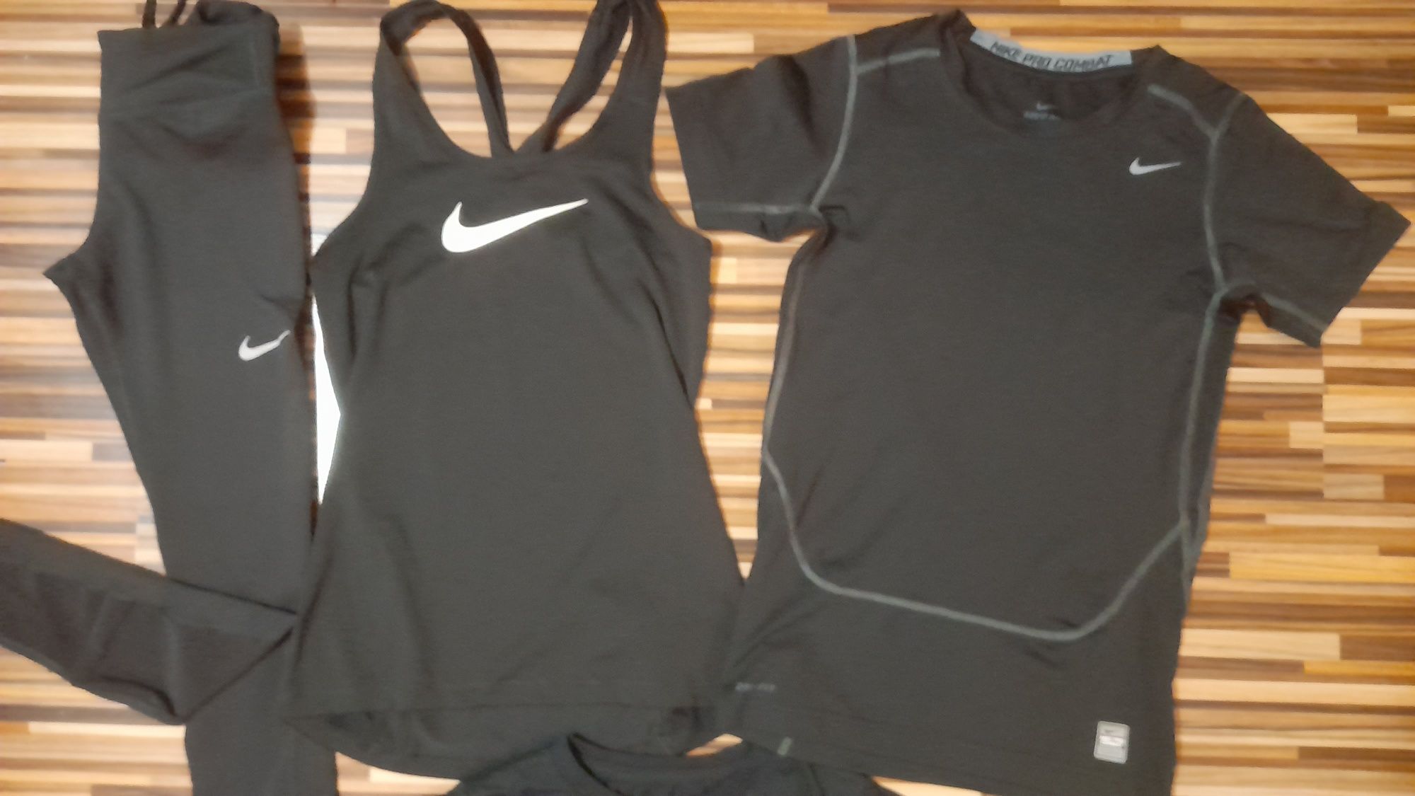 (XS) Nike оригинални клин,топ, тениска