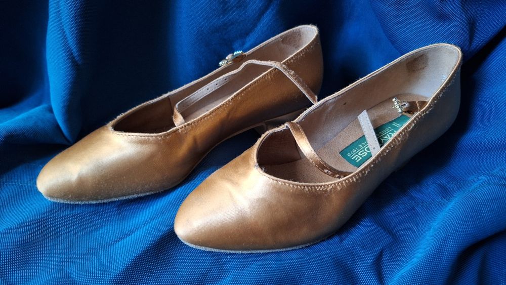 Обувки за спортни танци