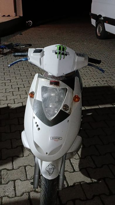 Vând scuter Aprilia Sonic GP