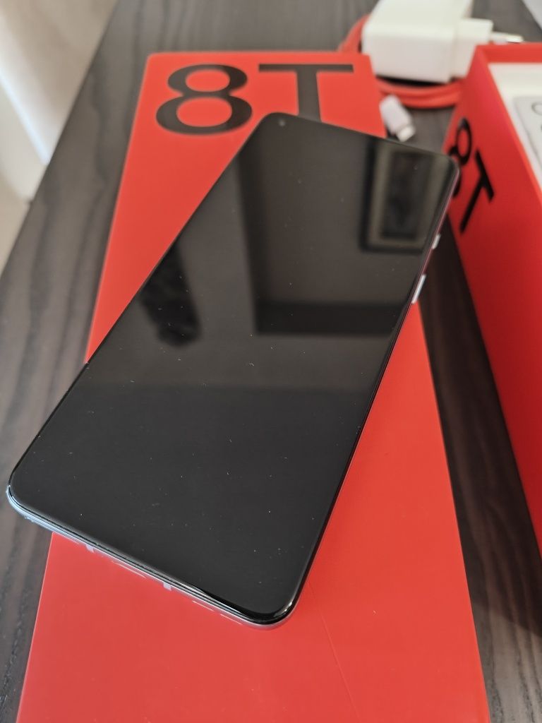 OnePlus 8t смартфон