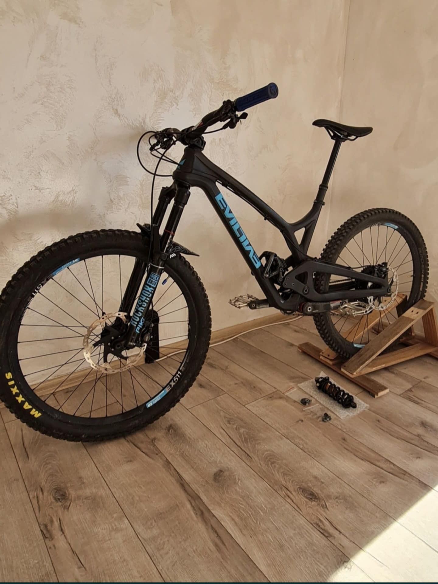 Evil insurgent 2019 enduro carbon