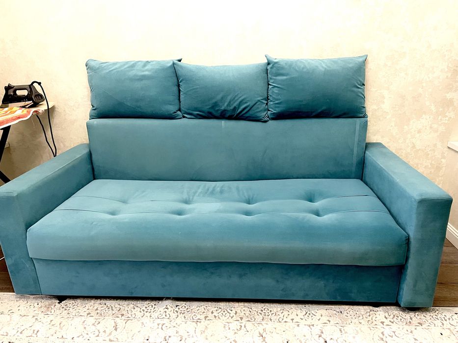 Продается березовый диван