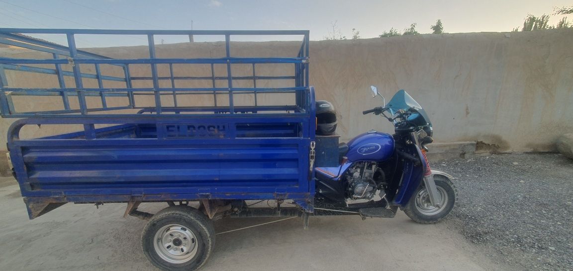 Eldosh motosikl sotiladi