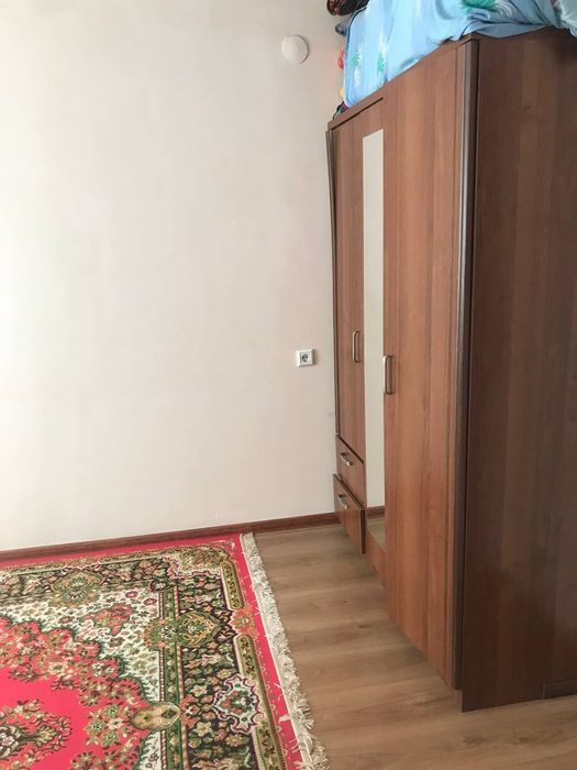 Bitta student bolaga kvartira bor