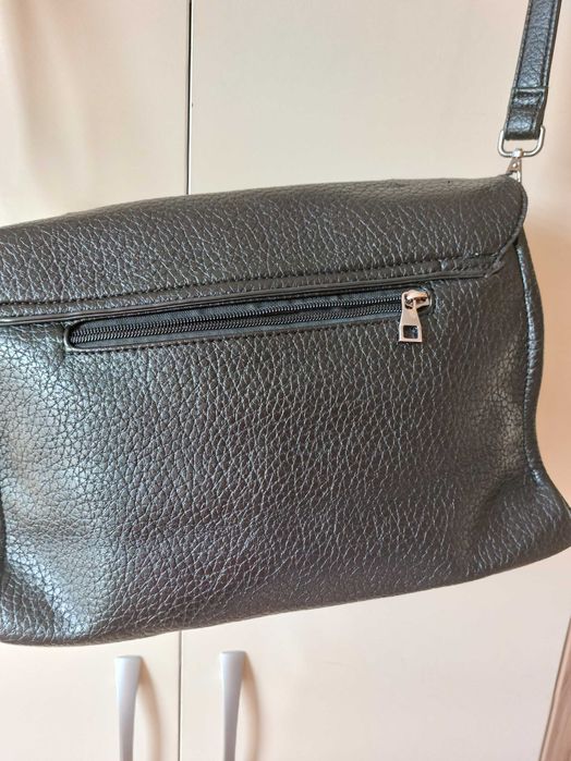 Черна спортно елегантна чанта