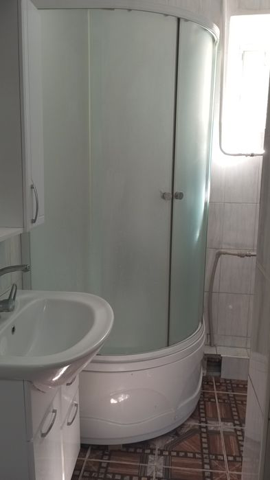 Продам двыери межкомнатный душ кабина.