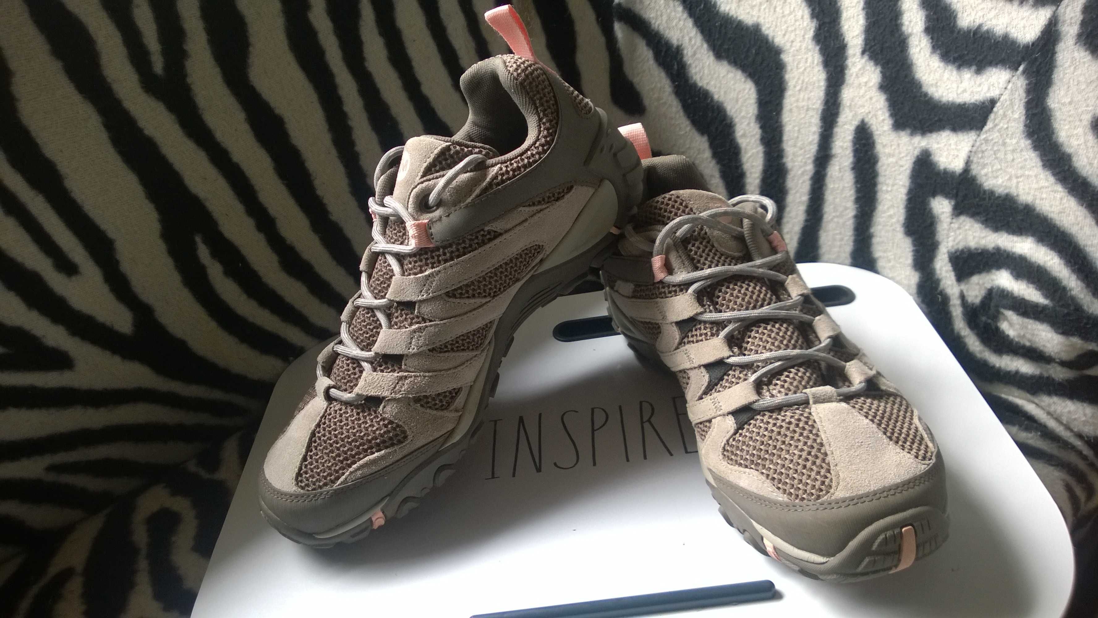 Merrel  Women Hiking Shoes with Air Cushion Size UK 7/EU 40.5 /US 9.5