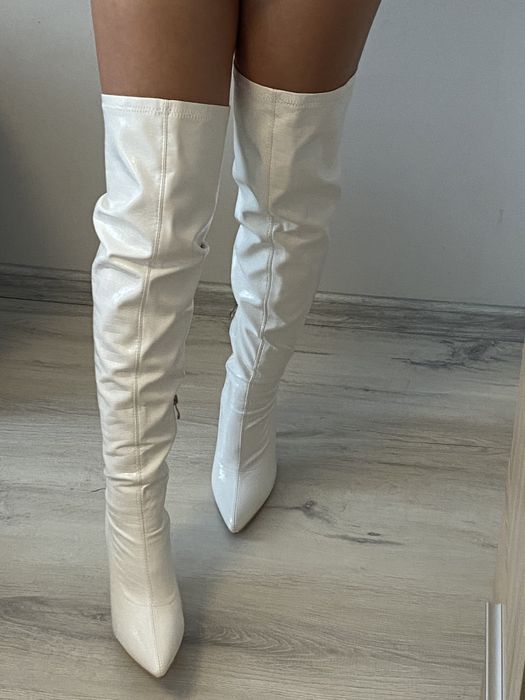 Обувки с висок ток