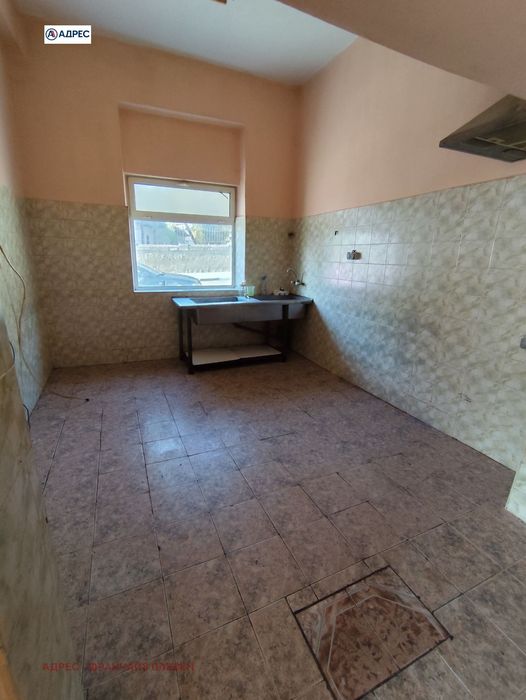 Къща в Плевен, област-гр.Пордим площ 230 цена 160000