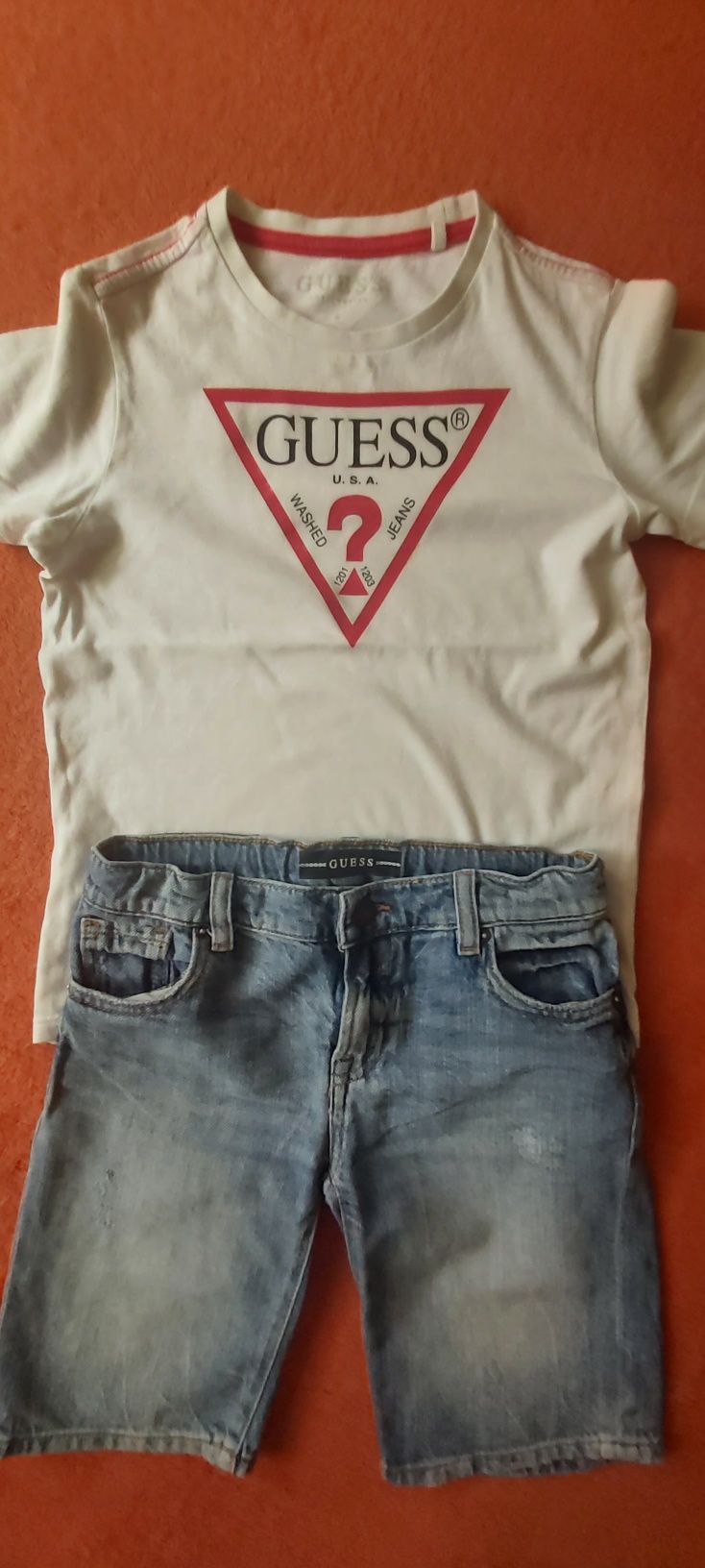 Guess set tricou si pant 5-6T. Pret 100 ron