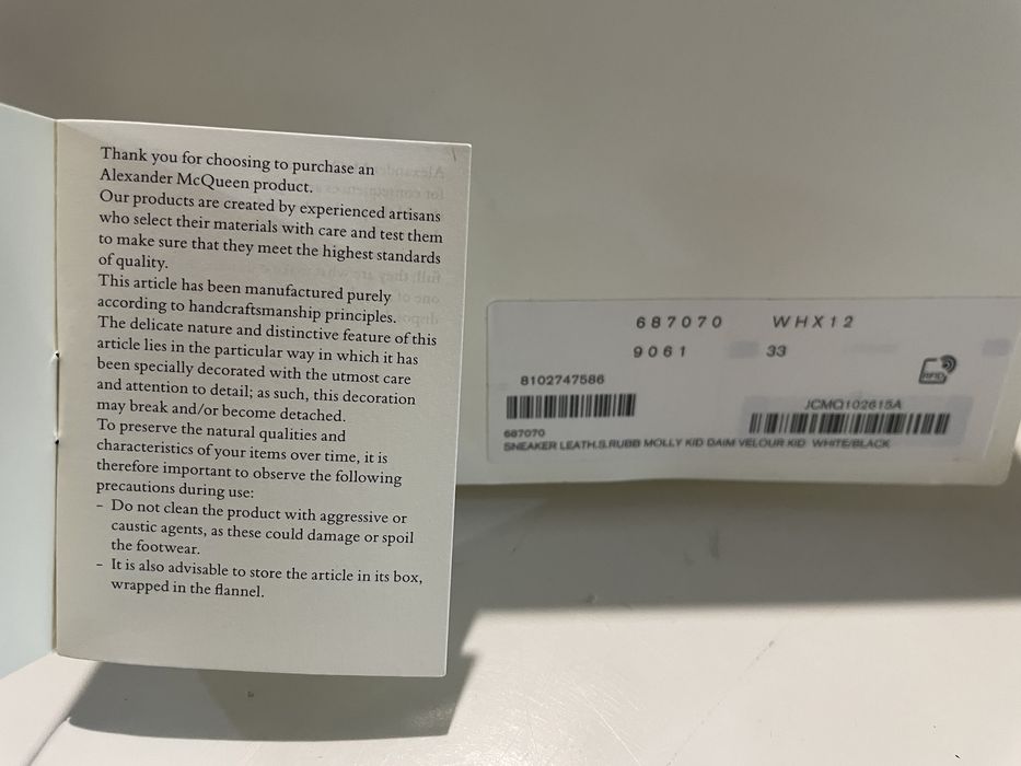 Alexander McQueen alb copii