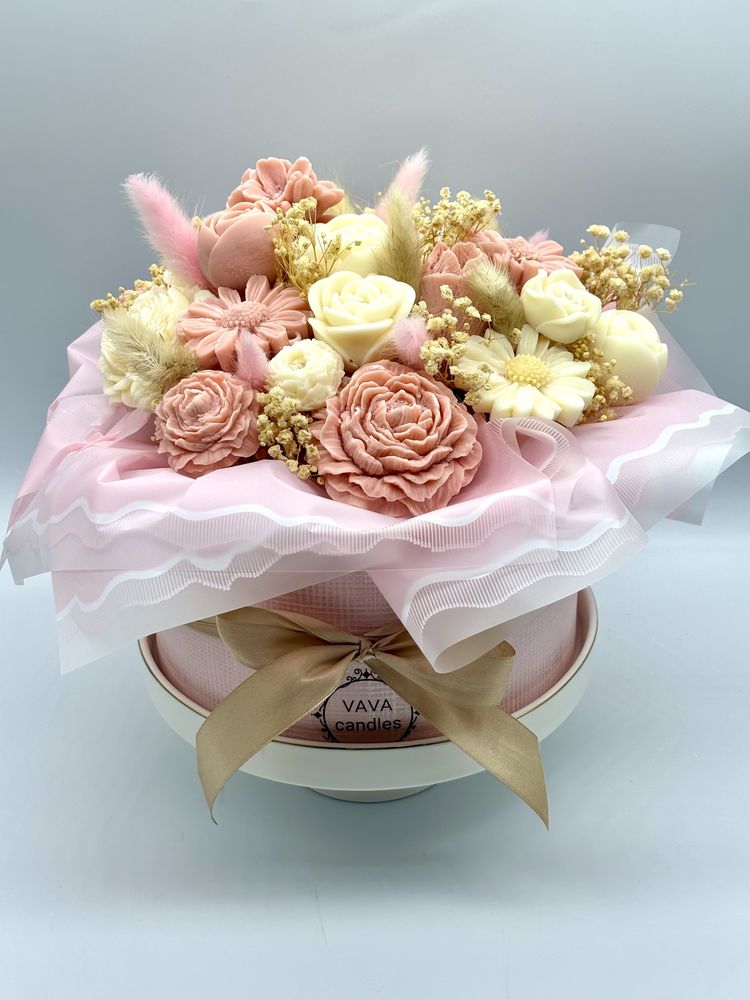 Aranjament floral din 100% ceara de soia