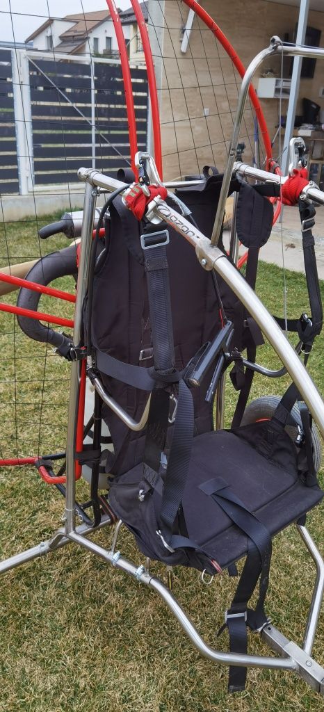 Paramotor cu trike