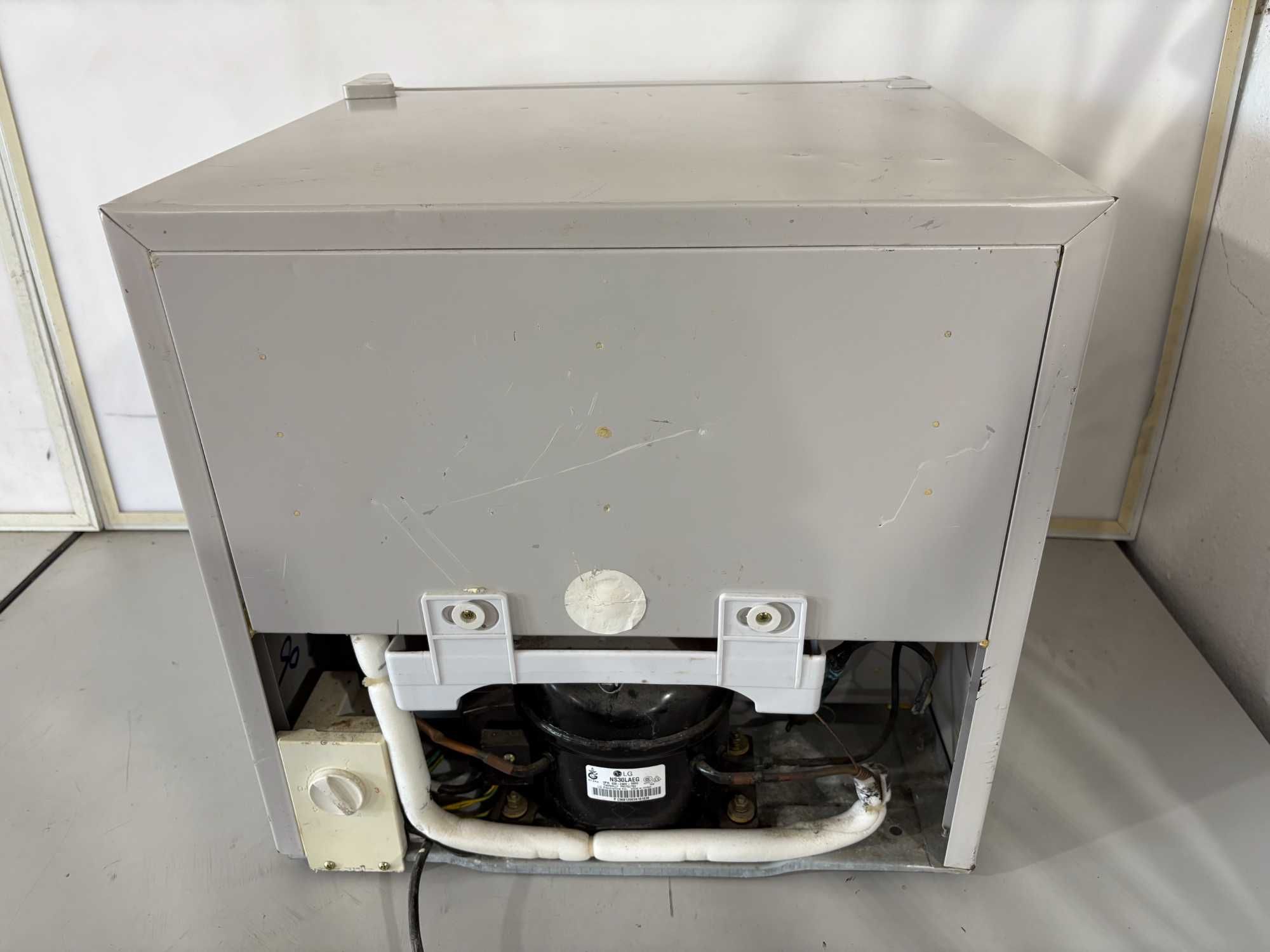 Хладилник - HUSKY 50L/ 90W