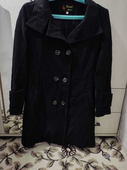 Пальто сотилади.