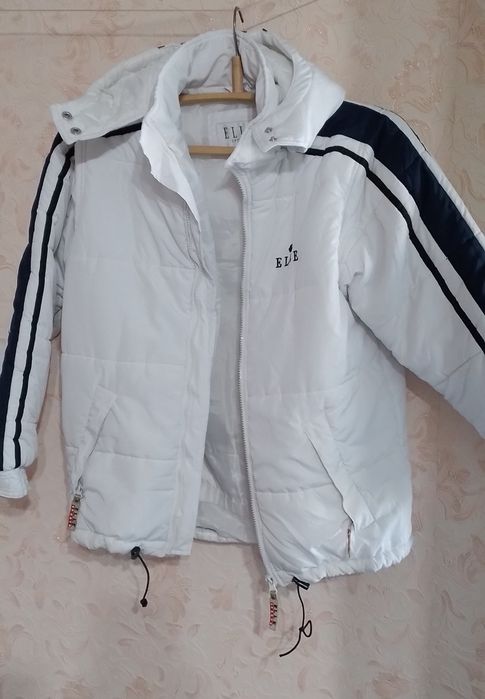 Продам куртки весна-осень