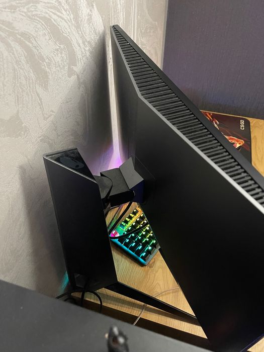 Продавам геймърски монитор - Dell Alienware AW2518HF, 1ms, 240Hz