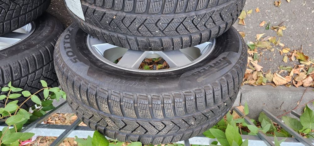 Set roti de iarna Audi dimensiune 16.