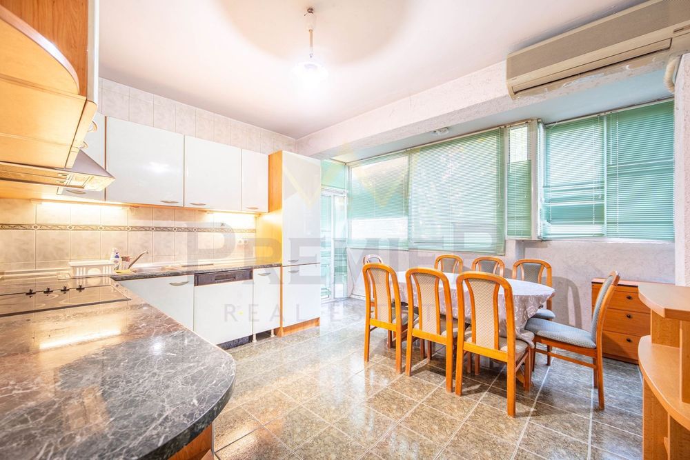 4-стаен в Варна-Лятно кино Тракия площ 110 цена 220000