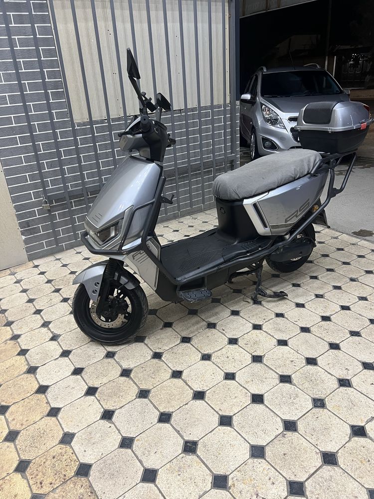 Skuter   RS