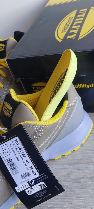 Vând Bocanci de protecție