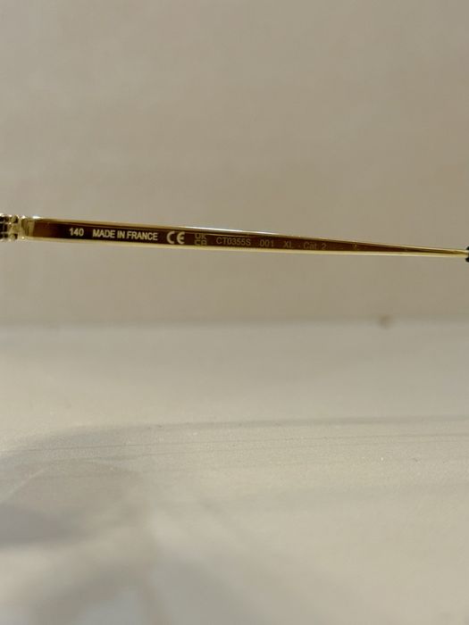 Cartier CT0355S 001 Дамски очила имат забележка