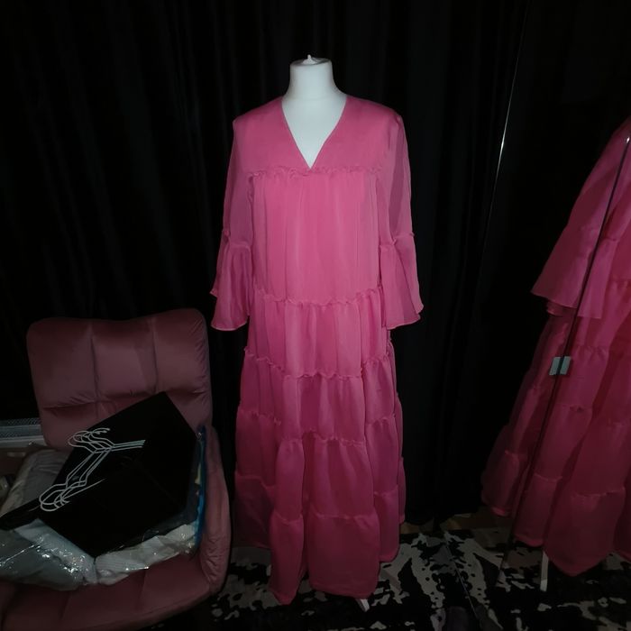 Noua S - rochie roz superba!