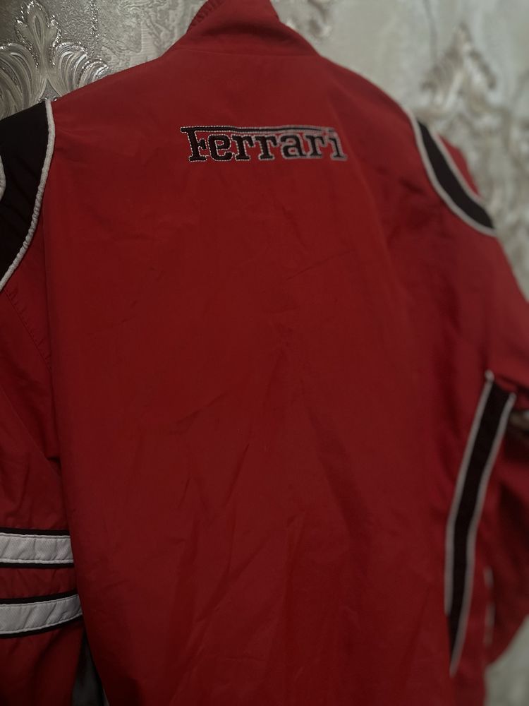 Винтажный костюм Ferrari