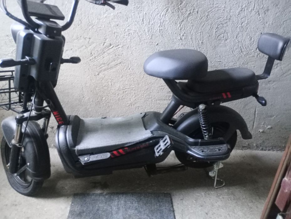 Scooter electric