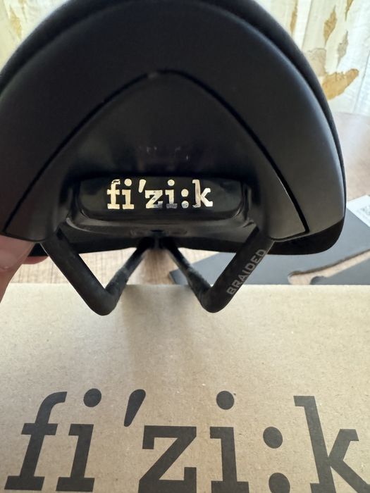 Sa Fizik Arione R1 open brate carbon ca si noua