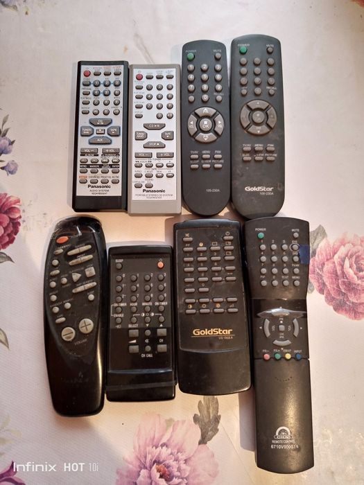 Пульты разные бу.