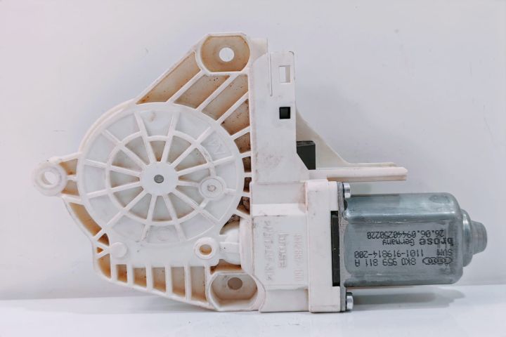 Motoras Macara  Stanga Spate  8K0959811A Audi A4 B8/8K (facelift) ser