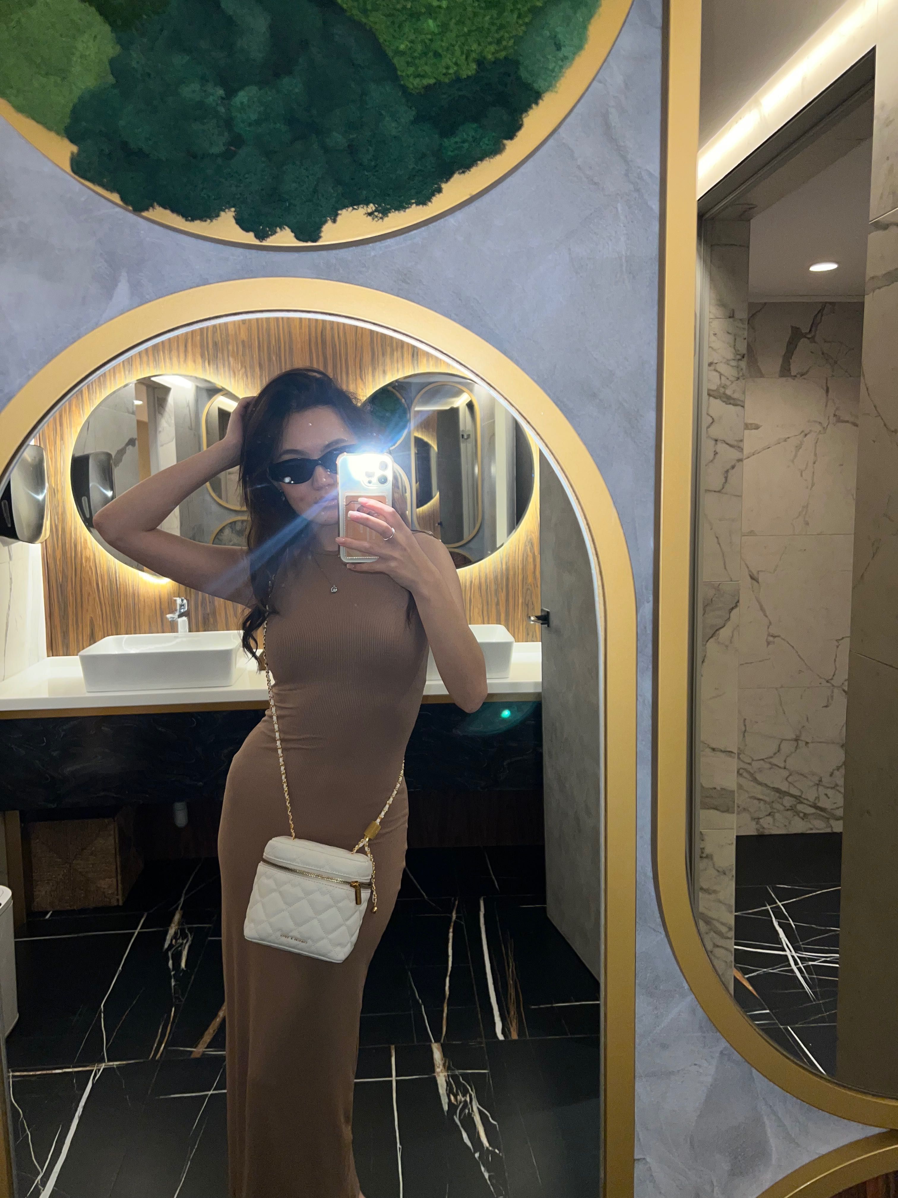 Сумочку Charles&keith