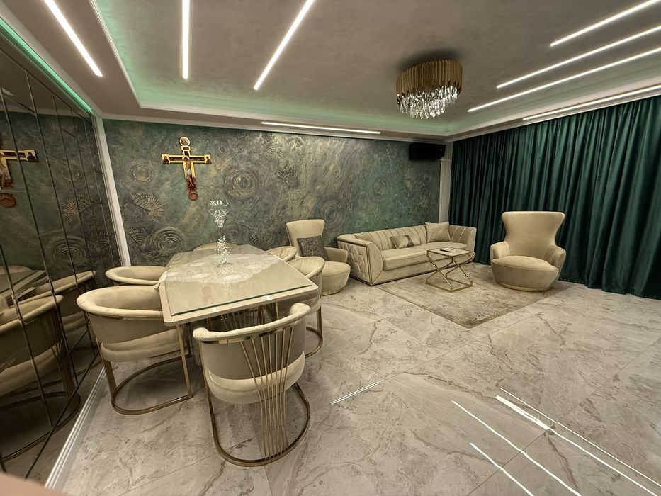 Set mobilier living: masa+scaune+canapea+fotolii rotative+comoda TV