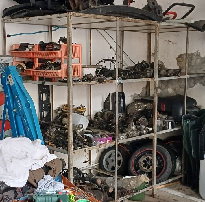 Rafturi depozitare solide din cornier