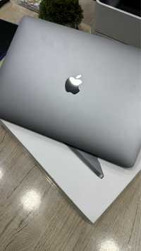 Macbook pro 2020 13-inch