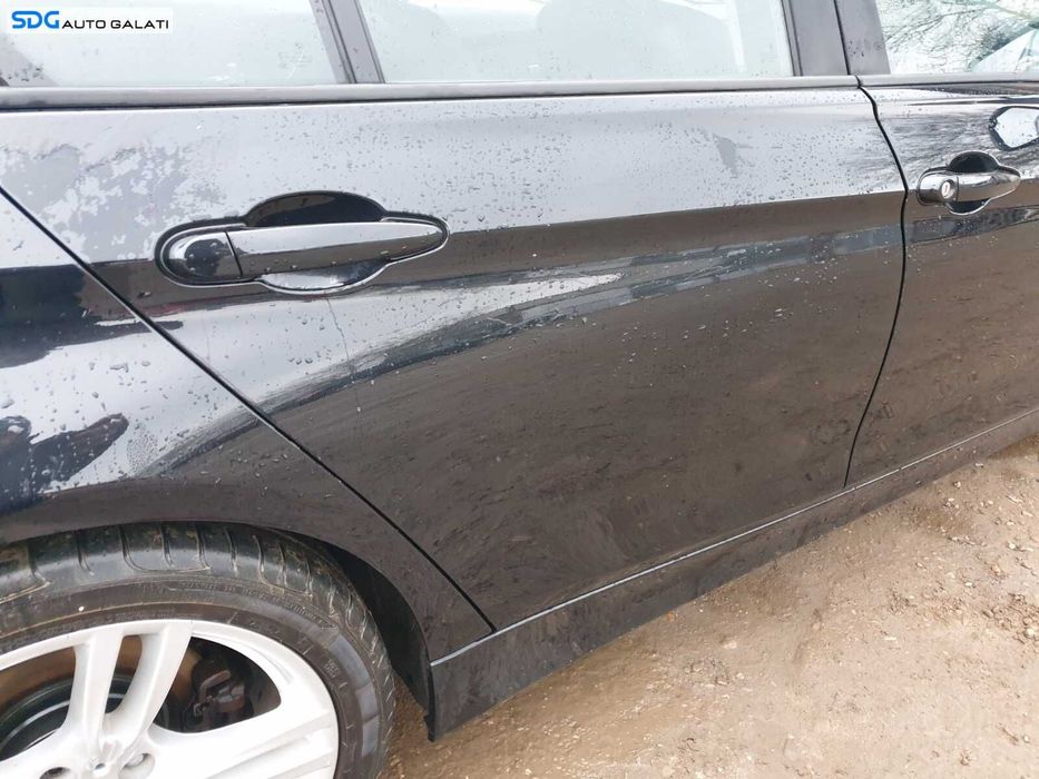 Usa Usi Portiera Portiere Dreapta Spate Dezechipata BMW Seria 3 F30 Nonfacelift 2011 - 2019 Culoare 475 Black Sapphire Metallic