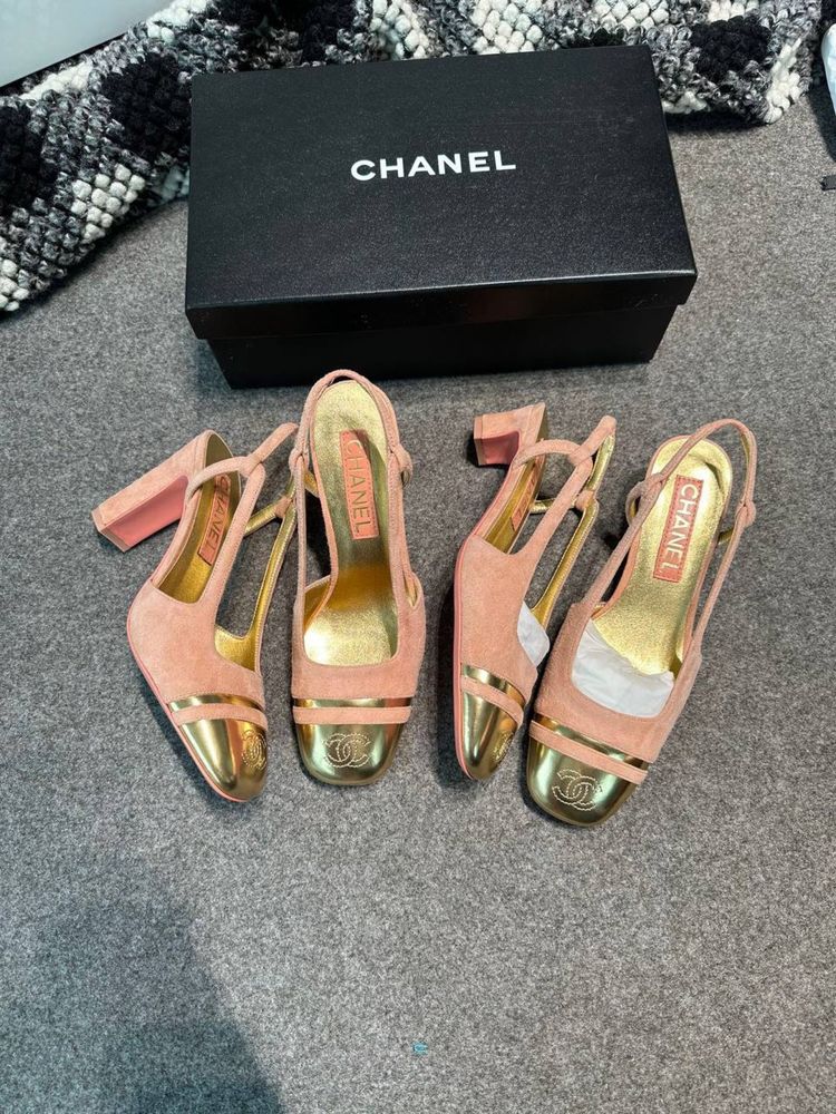 Pantofi Chanel