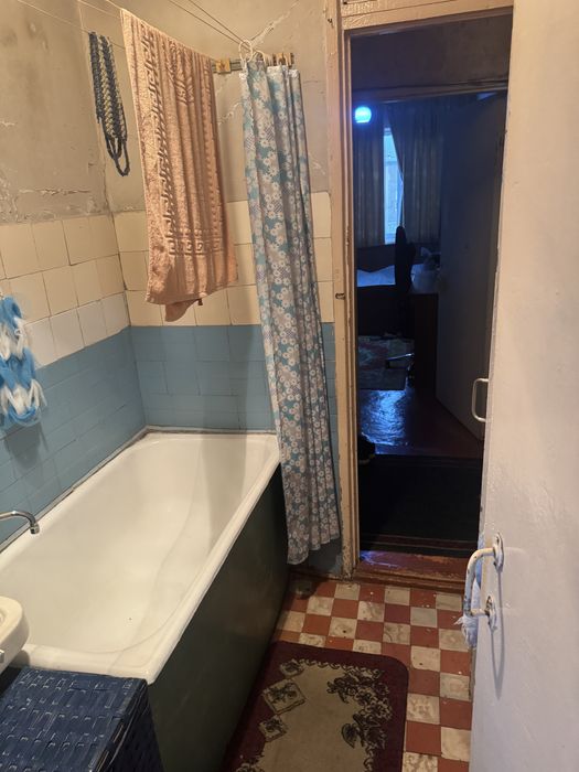 Куйлюк массив 1, оринтир гостиница Hayot продаётся 3-х ком квартира