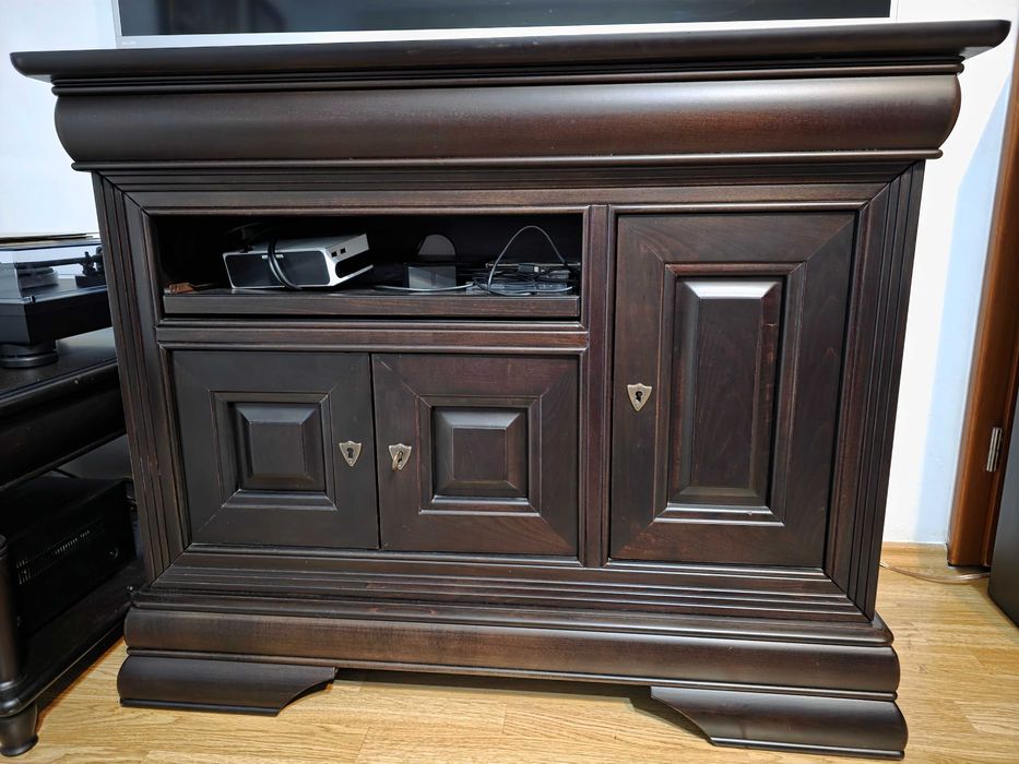 Vand comoda TV si noptiera gama Chocolate Mobexpert