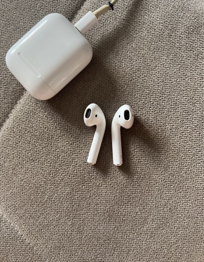 Apple Airpods  2nd gen