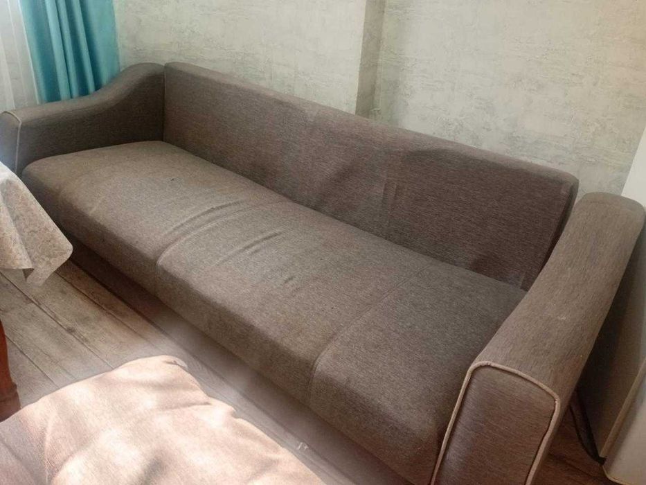 Продаётся диван в хорошем состоянии.